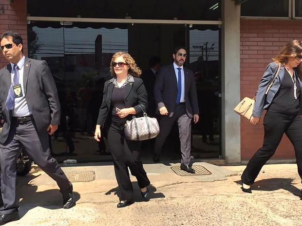 Leia mais sobre o artigo ‘Absurdo’, diz advogado sobre pedido para reter passaportes de distritais