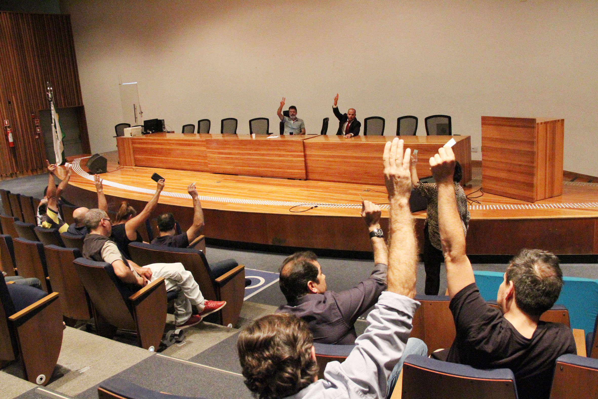 Leia mais sobre o artigo Amanhã, tem assembleia para decidir sobre greve geral