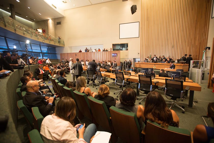 Leia mais sobre o artigo Ministérios públicos cobram explicações à CLDF sobre farra dos crachás