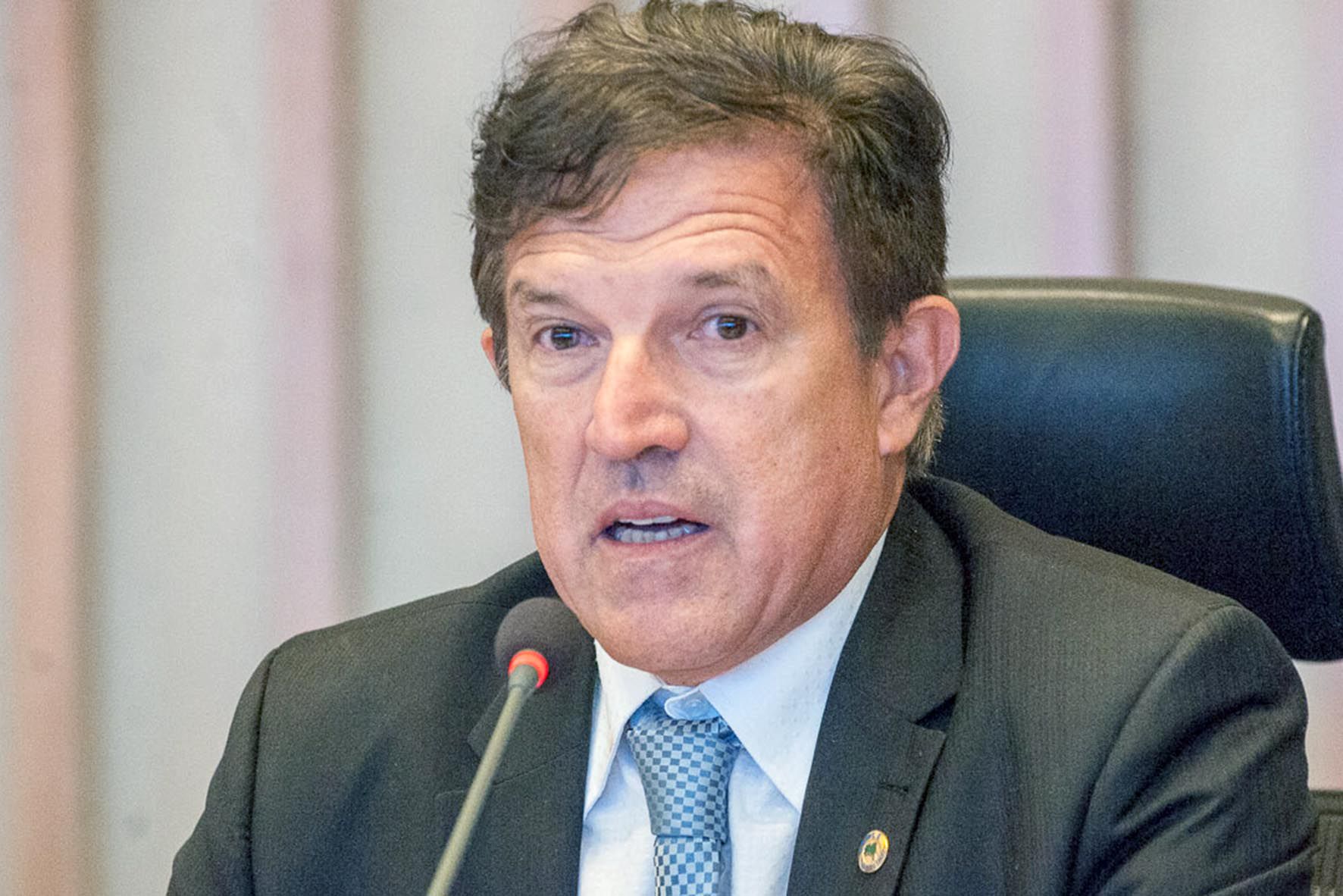 Leia mais sobre o artigo QUEM ELE PENSA QUE É?