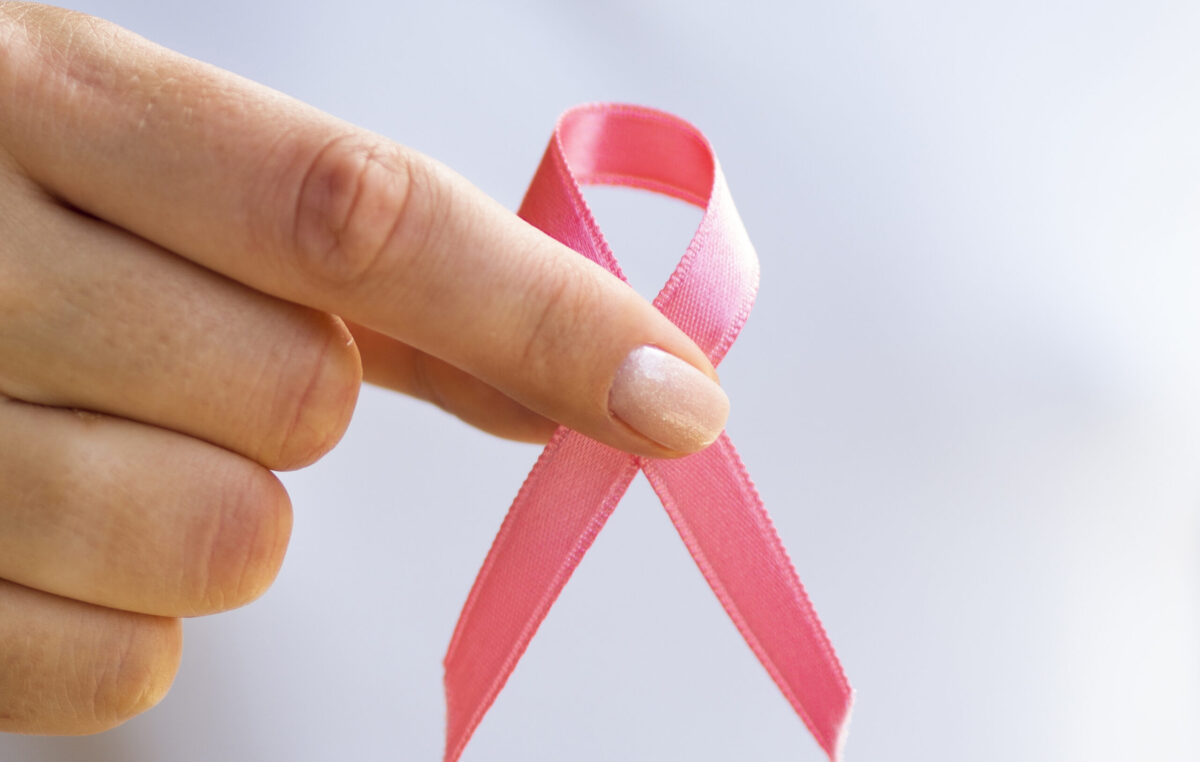 Outubro Rosa: entenda sobre o câncer de mama