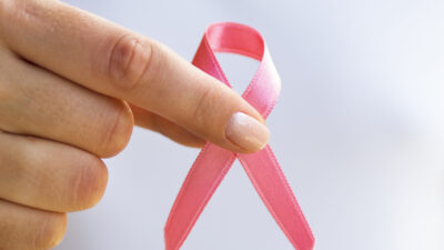 Outubro Rosa: entenda sobre o câncer de mama