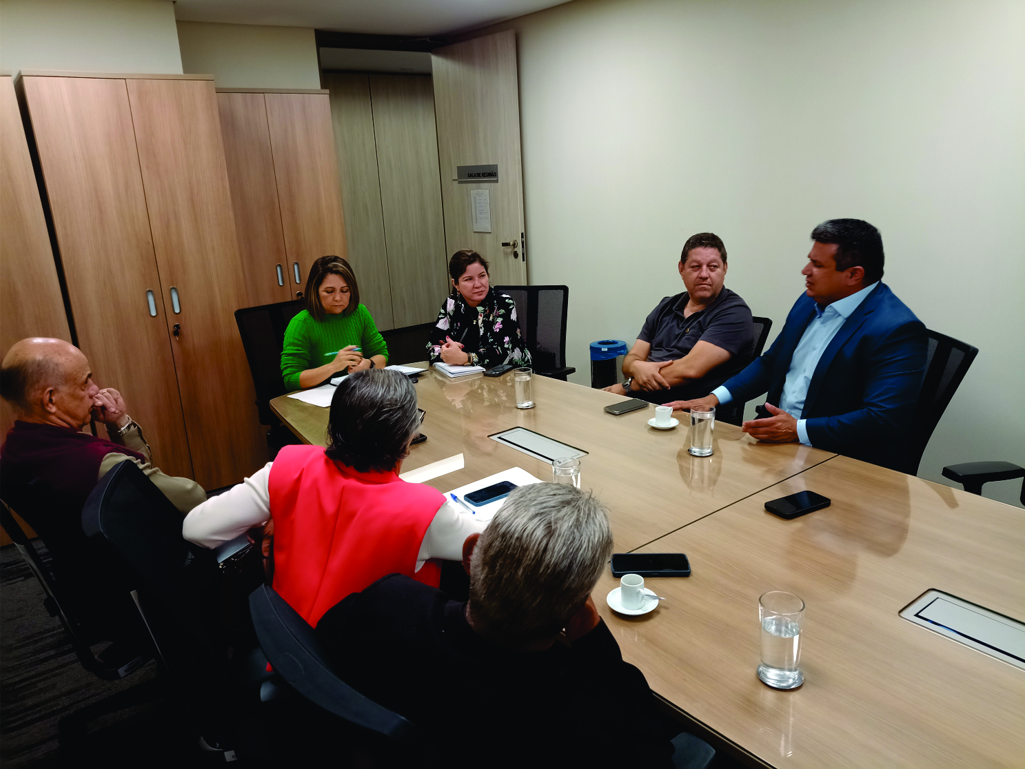 Leia mais sobre o artigo Licença-Prêmio: Sindical mantém rotina de reuniões e fala com o relator do processo no TCDF